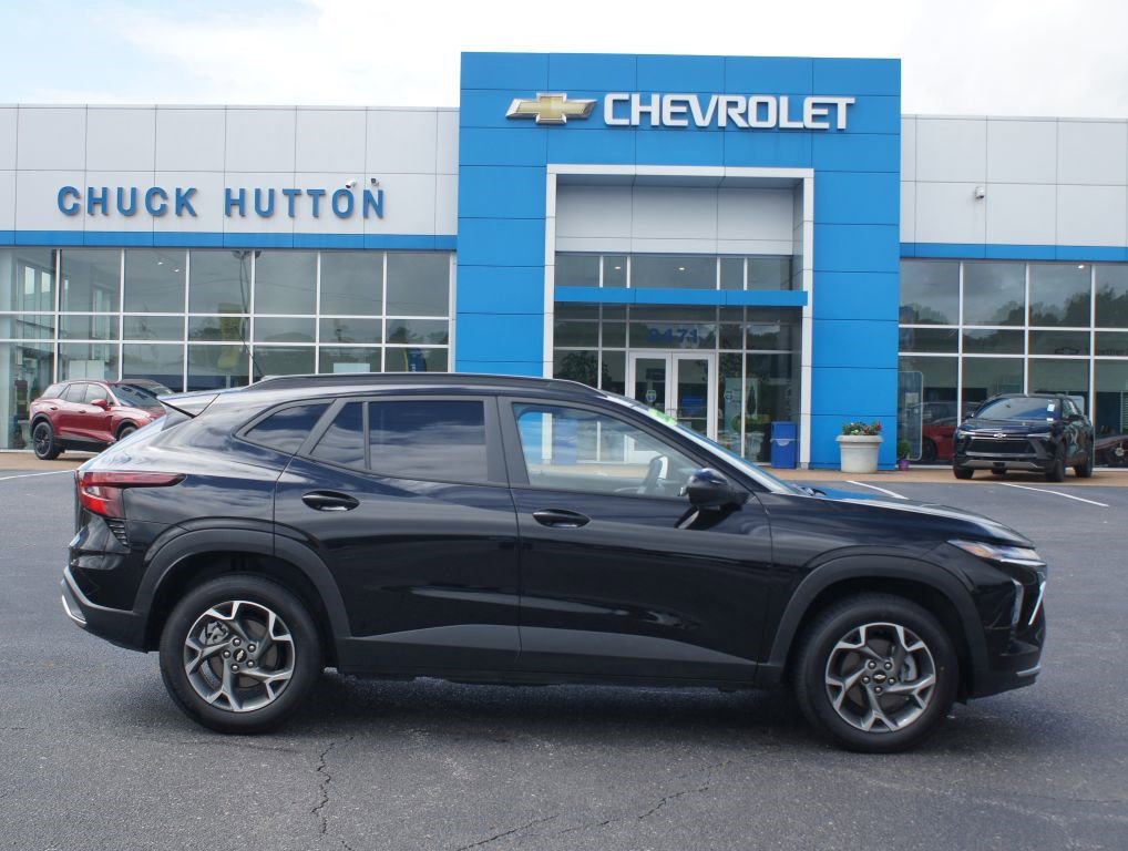 Used 2025 Chevrolet Trax LT