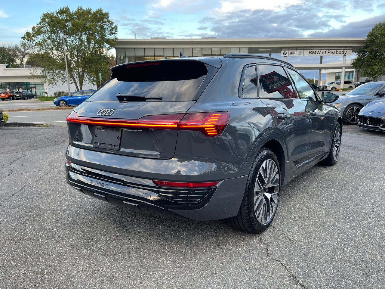 Used 2024 Audi Q8 e-tron Premium Plus w/ Premium Plus Package image 75