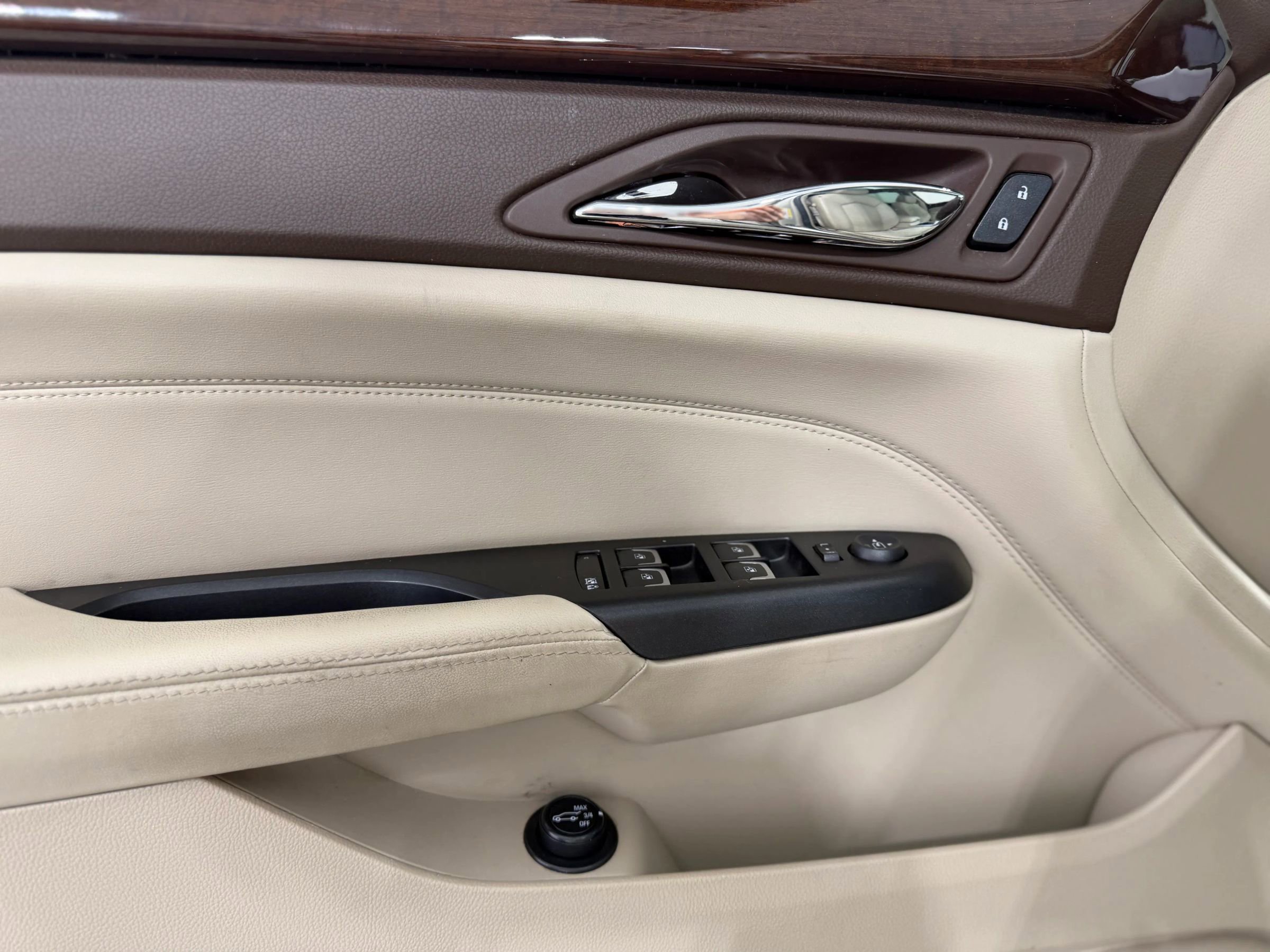 Used 2015 Cadillac SRX Premium FWD image 12
