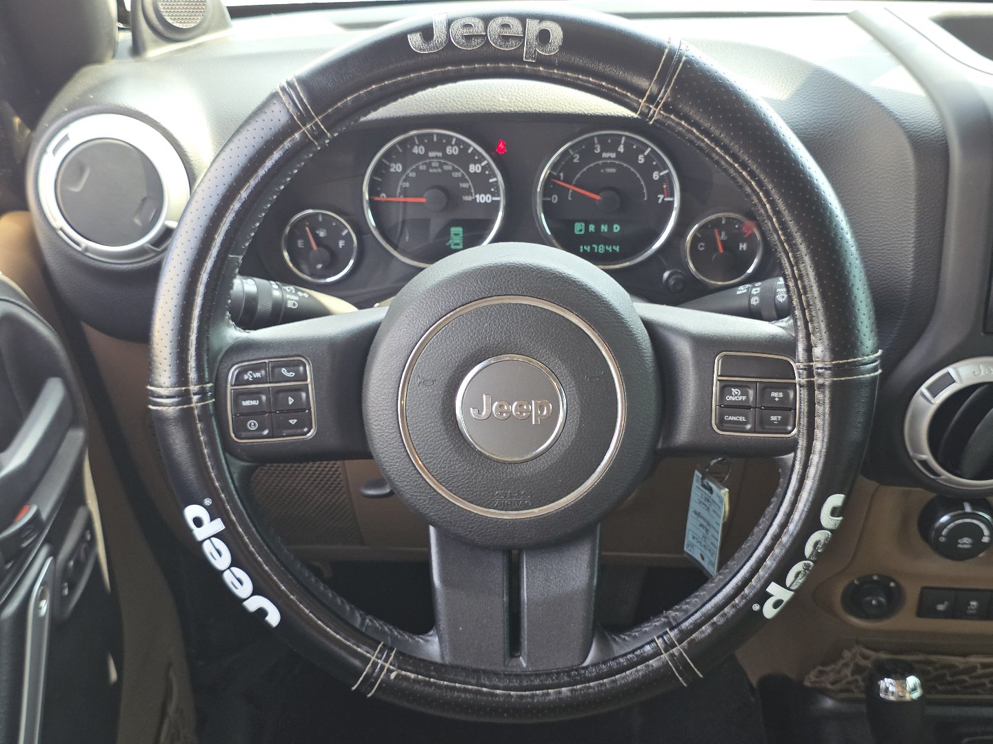 Used 2014 Jeep Wrangler Unlimited Sahara w/ Connectivity Group AWD/4WD image 25