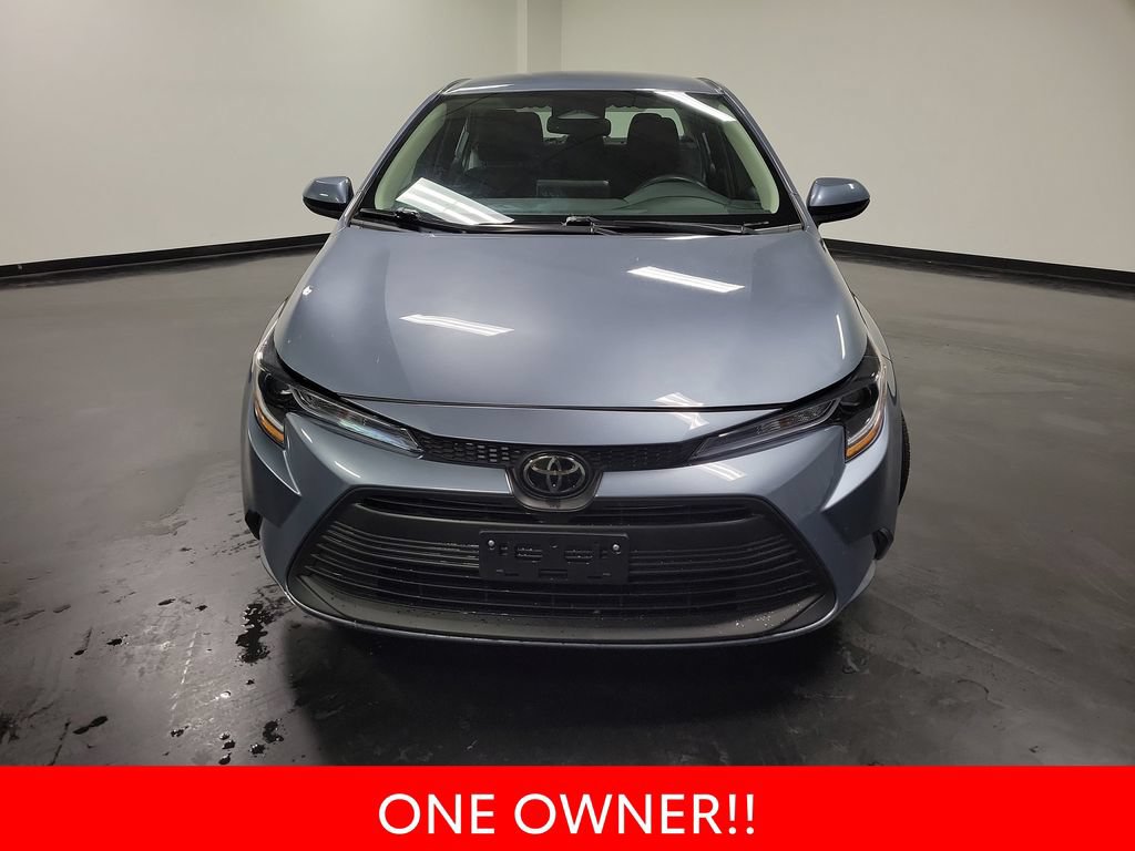 Used 2025 Toyota Corolla LE FWD image 3