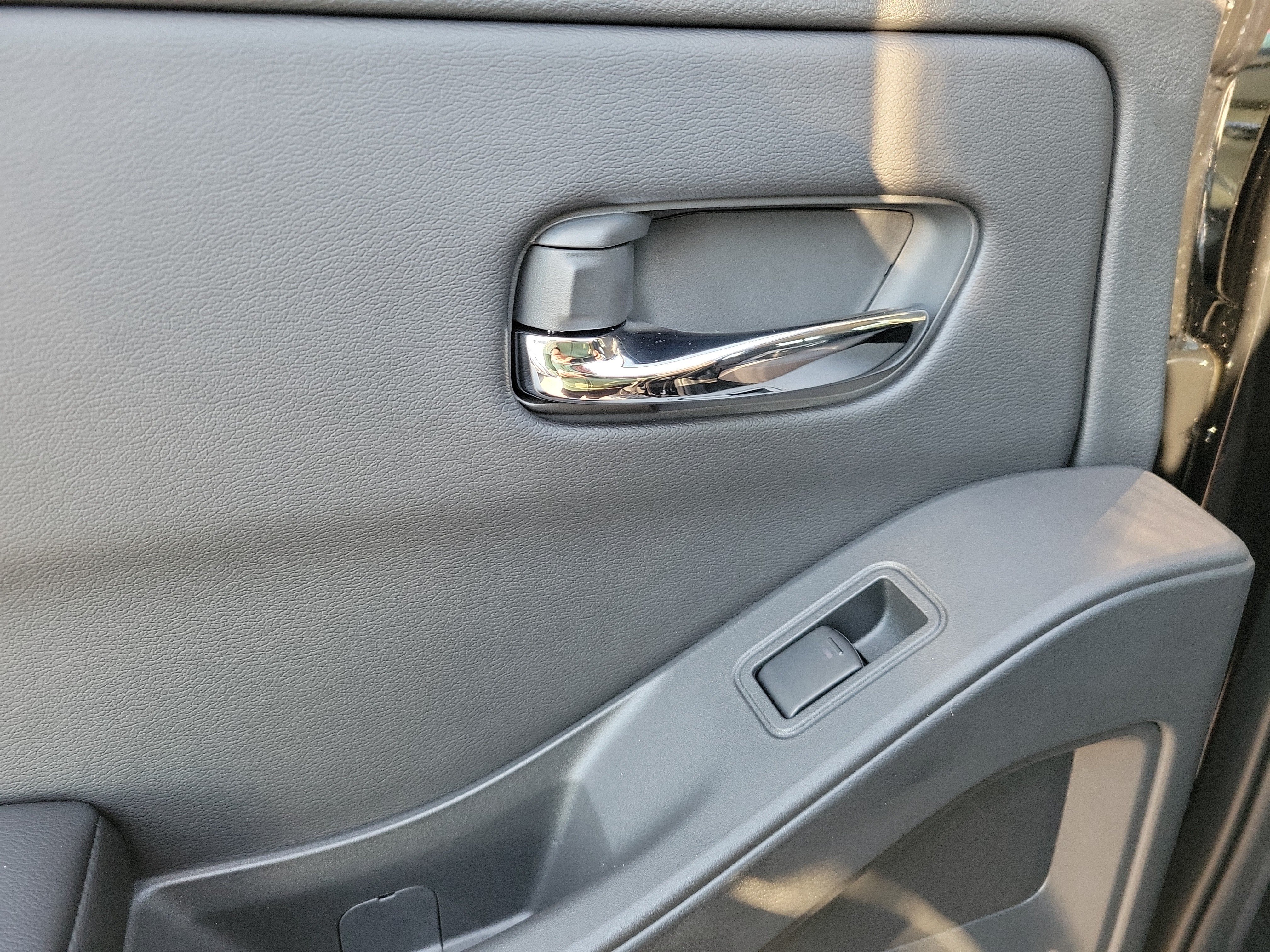 New 2026 Nissan Frontier SV w/ All-Weather Content Package AWD/4WD image 19