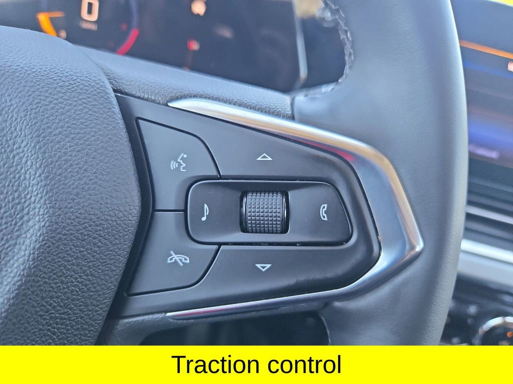 Used 2025 Chevrolet Trax LT w/ LT Convenience Package FWD image 21