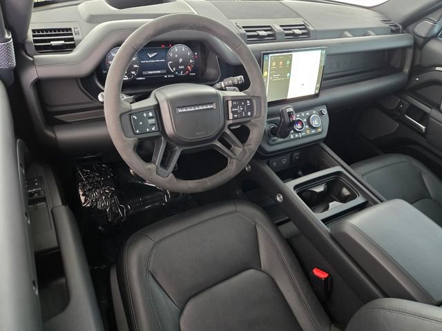 Certified 2024 Land Rover Defender 90 V8 AWD/4WD image 11