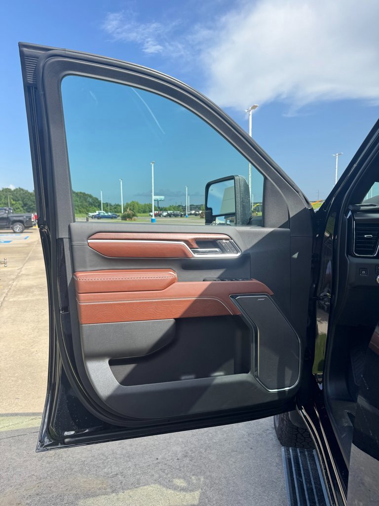 New 2025 GMC Sierra 2500 Denali Ultimate image 10