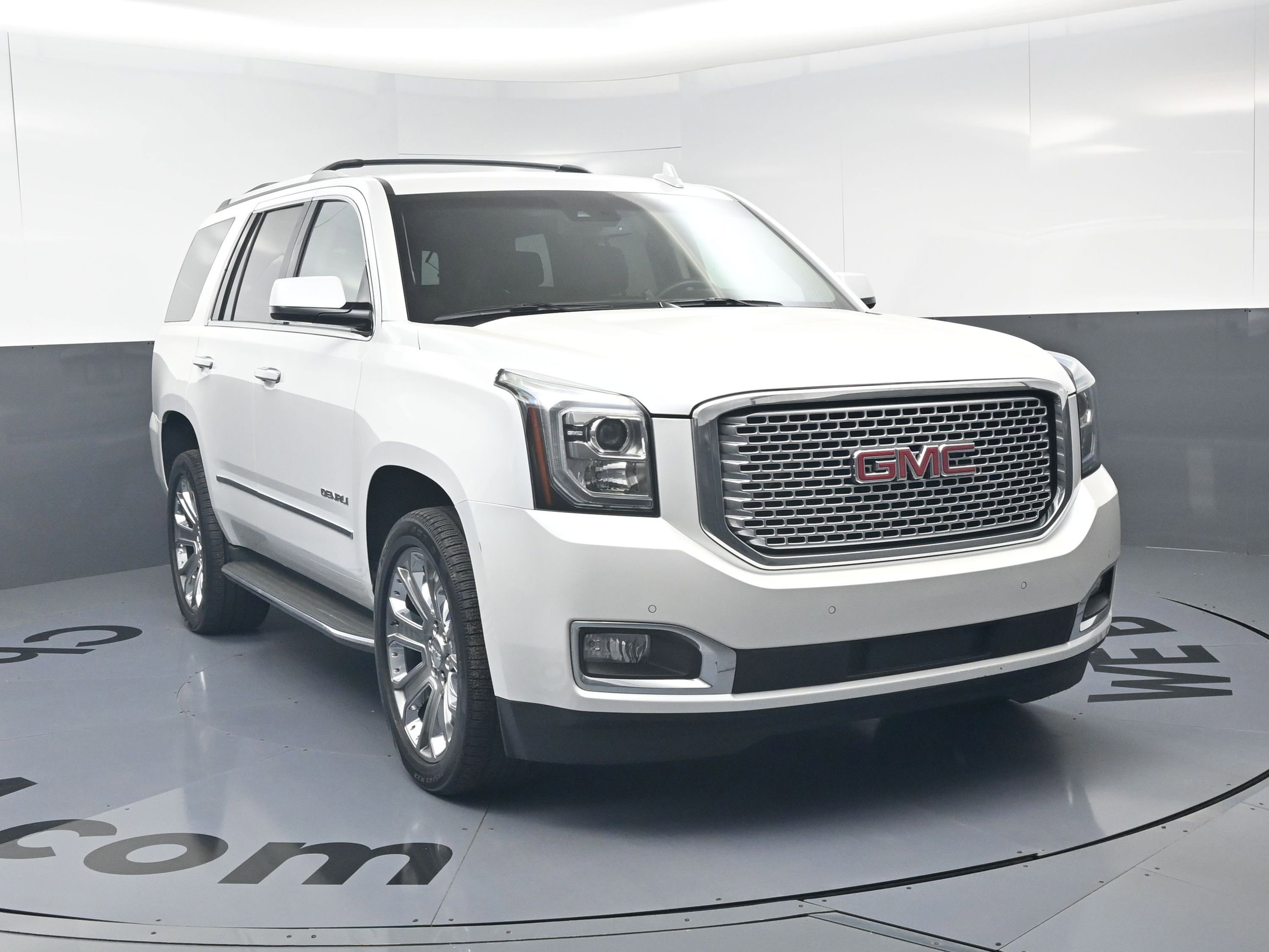 Used 2016 GMC Yukon Denali w/ Open Road Package AWD/4WD image 3