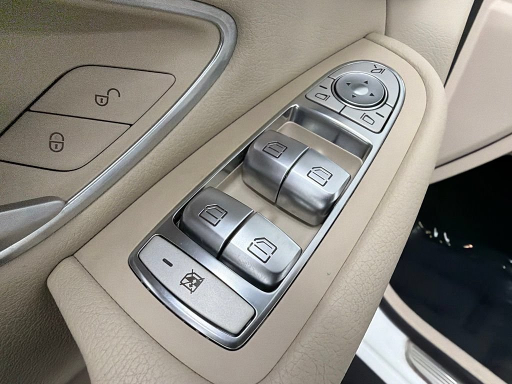 Used 2022 Mercedes-Benz GLC 300 w/ Premium Package Lite image 21