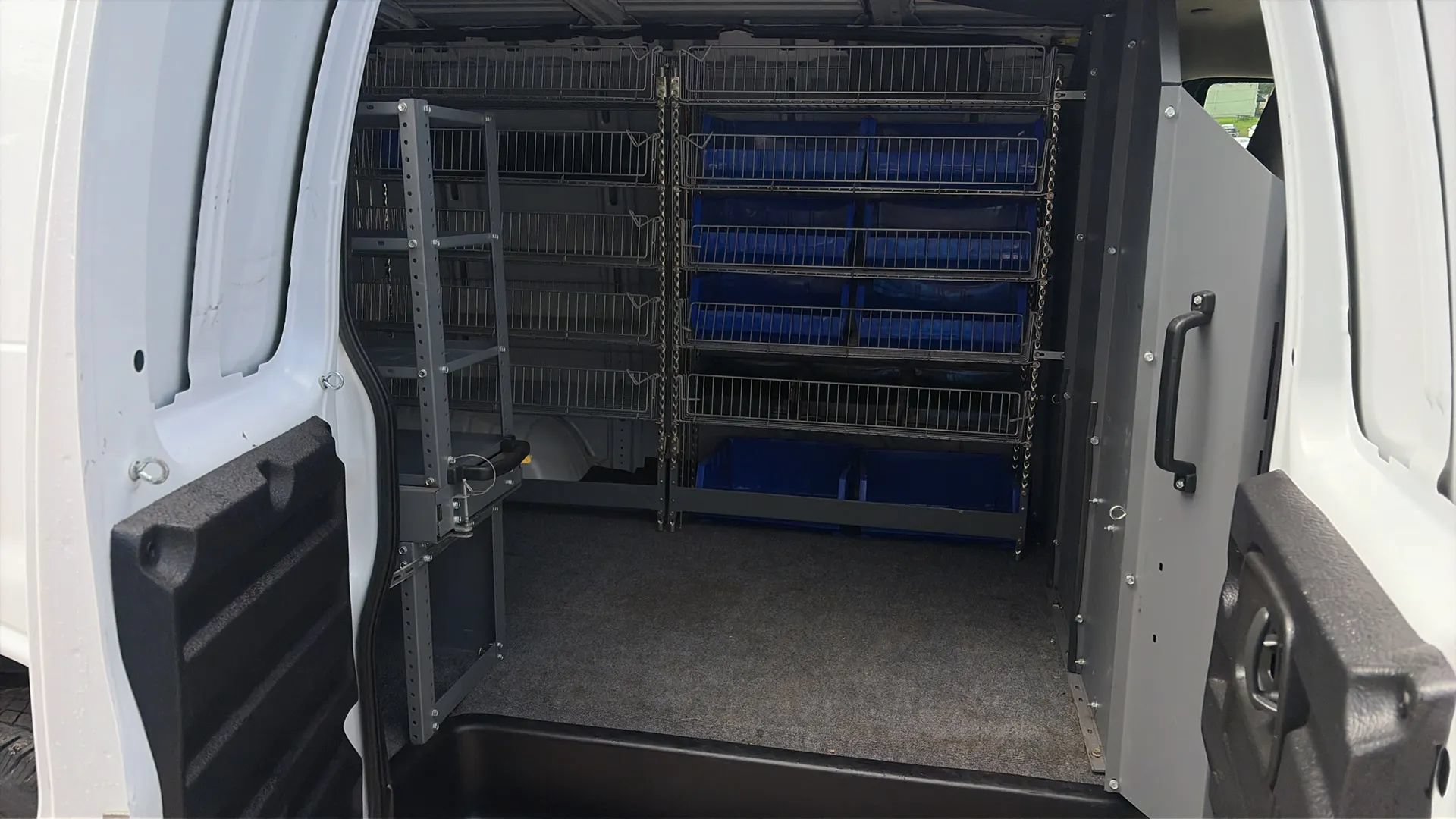 Used 2021 Chevrolet Express 2500 RWD image 8