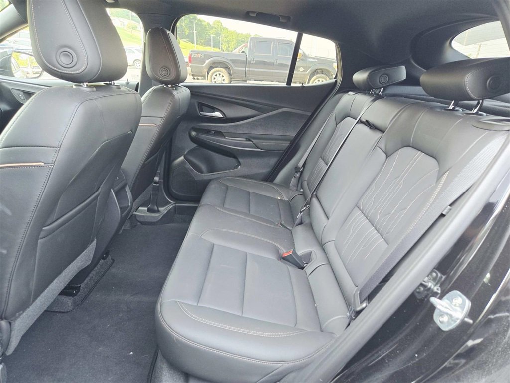 New 2025 Buick Envista Avenir image 13