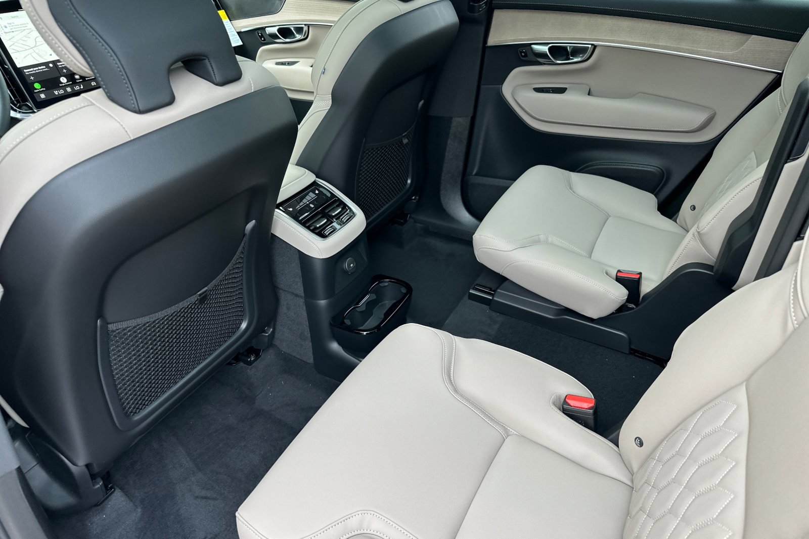 New 2026 Volvo XC90 T8 Plus AWD/4WD image 10