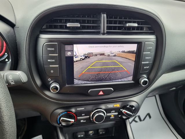 Used 2023 Kia Soul LX w/ LX Technology Package image 17