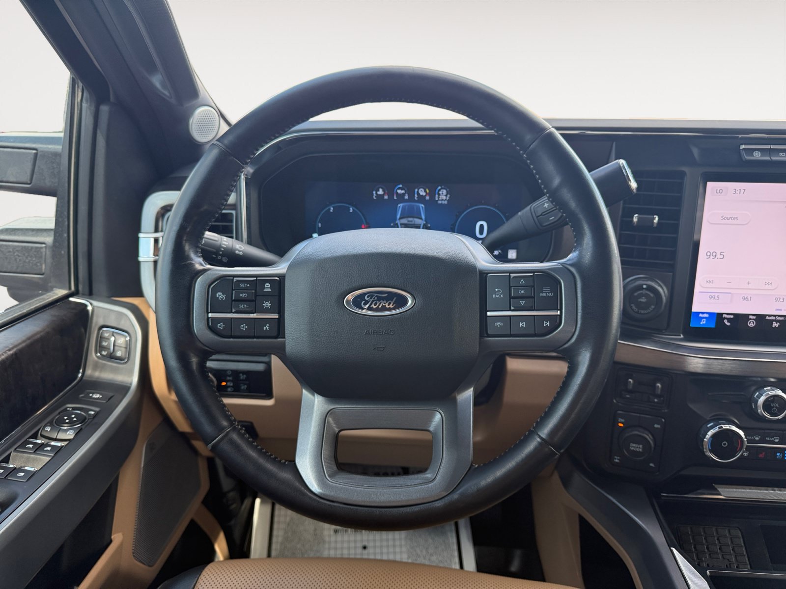 Used 2024 Ford F350 Lariat w/ Lariat Ultimate Package AWD/4WD image 10