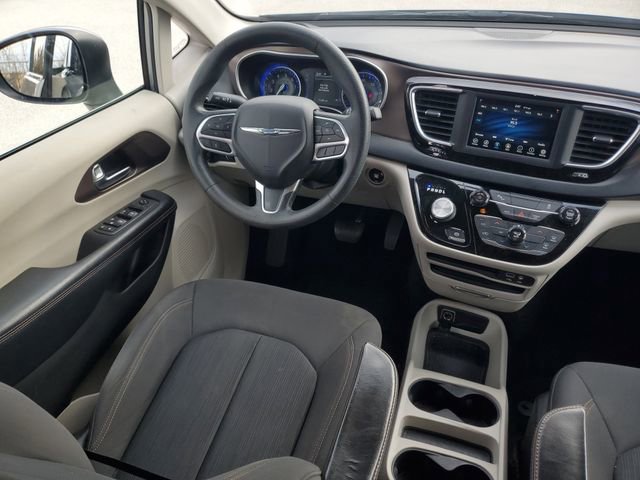 Used 2019 Chrysler Pacifica L image 12