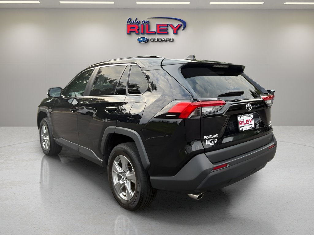 Used 2025 Toyota RAV4 XLE AWD/4WD image 4