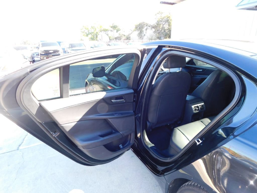 Used 2017 Jaguar XE Premium RWD image 23