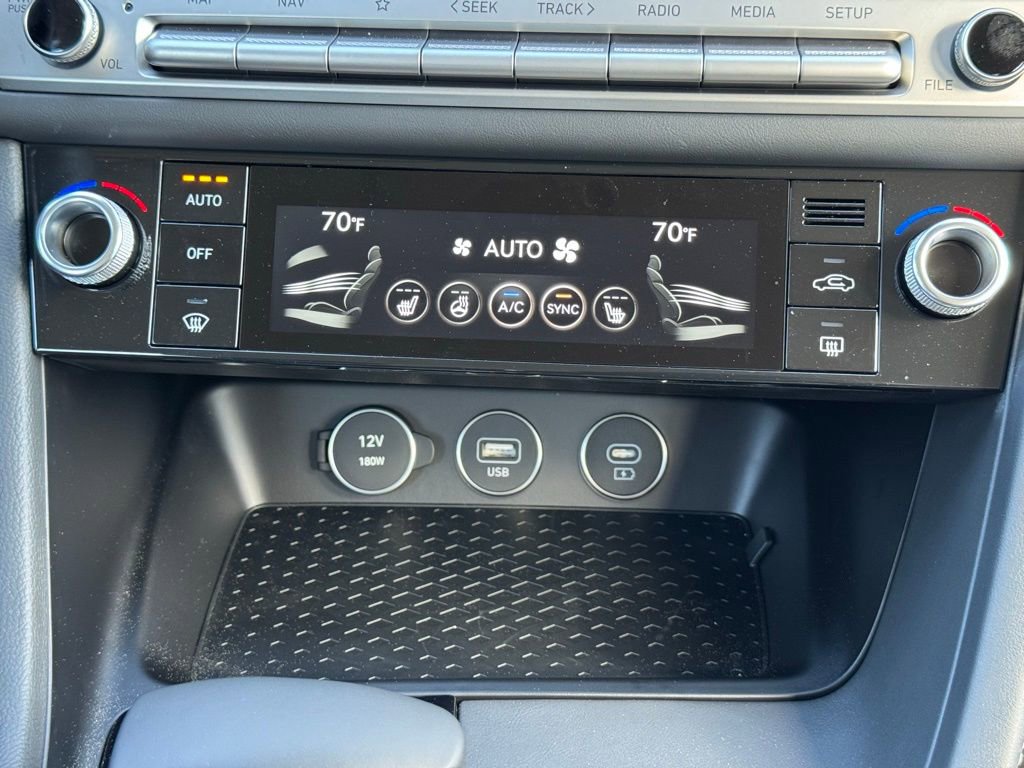 Used 2026 Genesis G70 2.5T image 16