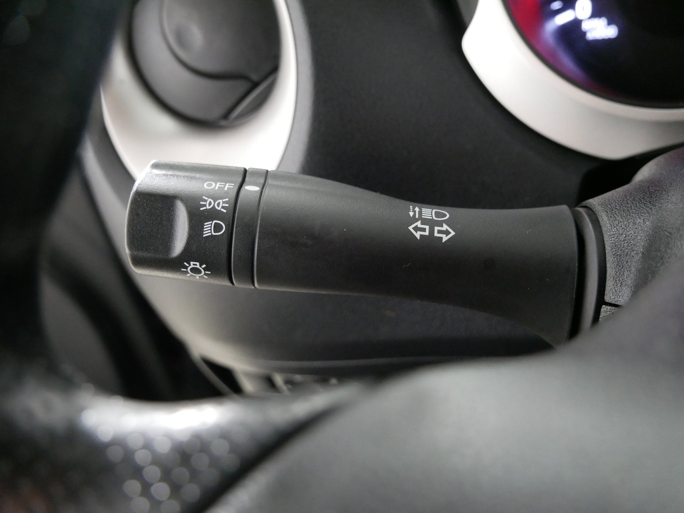 Used 2015 Nissan Juke S image 31