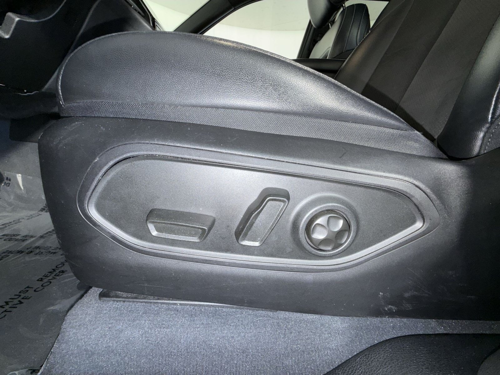 Used 2023 Jeep Grand Cherokee L Laredo AWD/4WD image 14