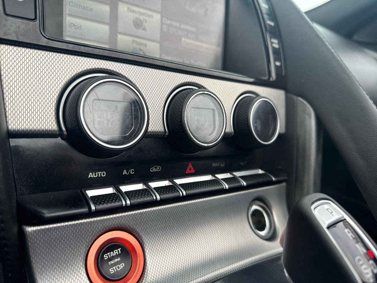 Used 2015 Jaguar F-TYPE Convertible image 29