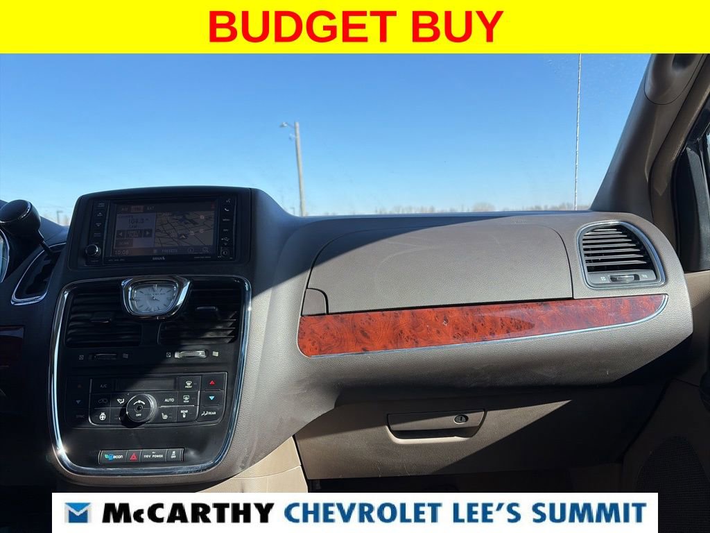 Used 2012 Chrysler Town & Country Limited w/ Luxury Group image 24