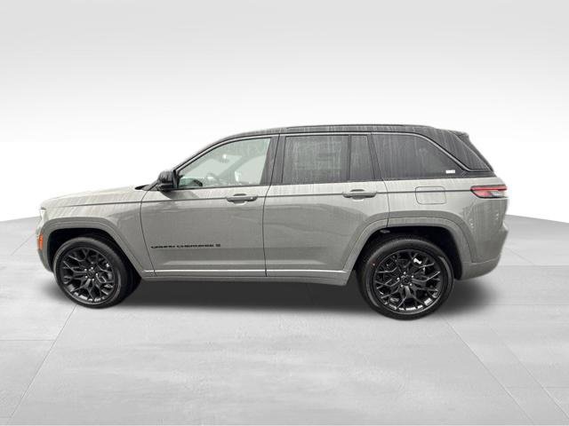 New 2027 Jeep Grand Cherokee Summit AWD/4WD image 4