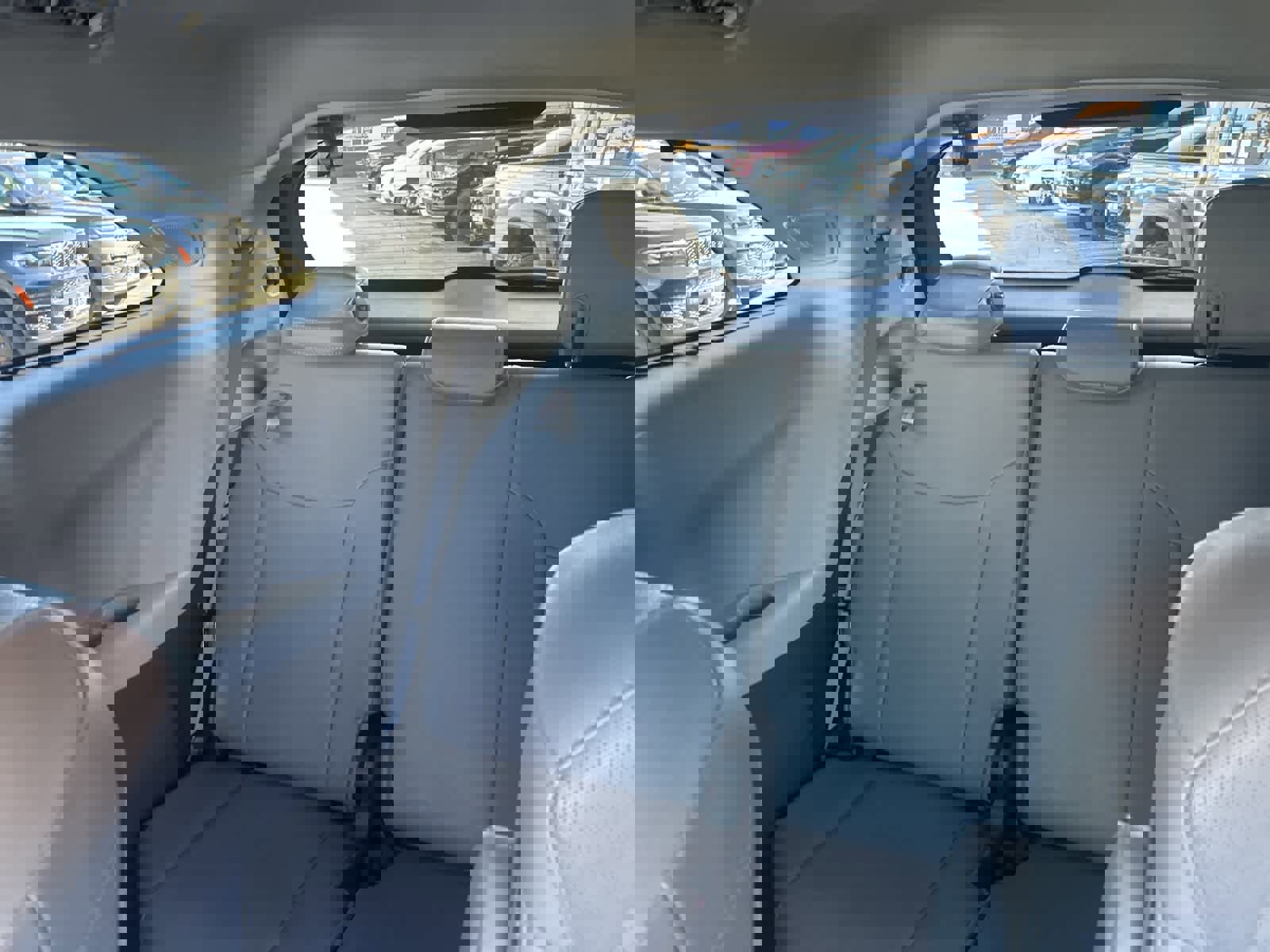 Used 2022 Toyota Sienna Limited image 25