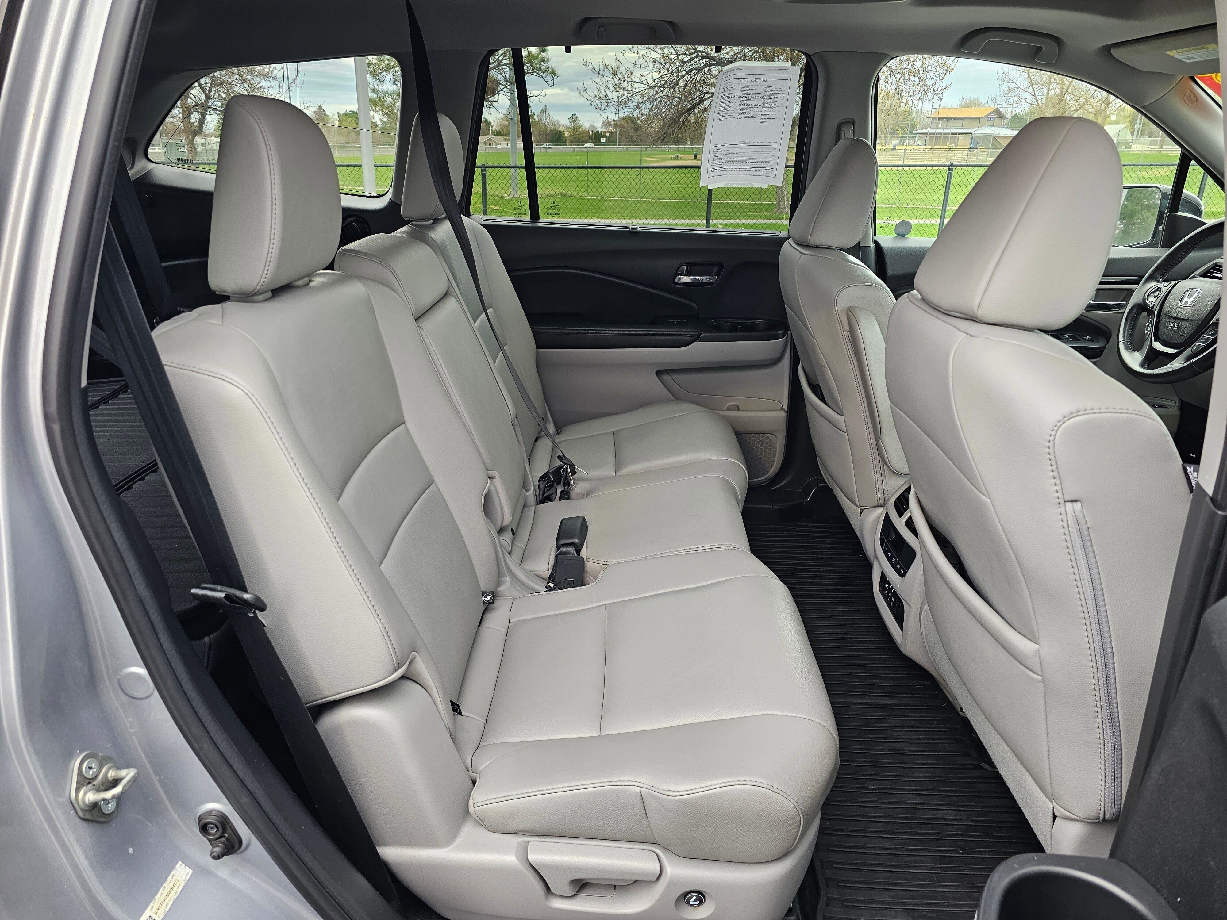 Used 2016 Honda Pilot Touring image 12