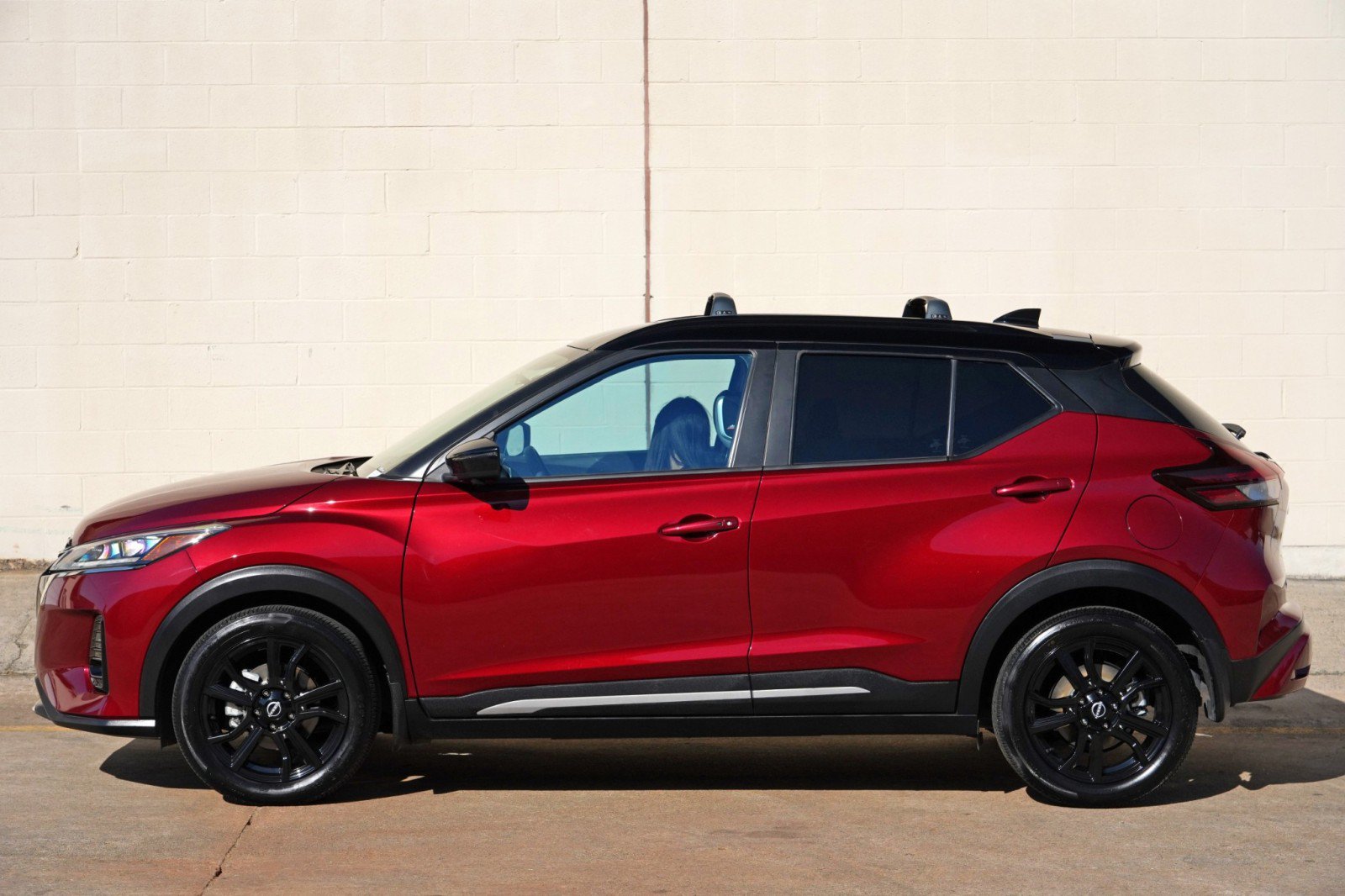 Used 2023 Nissan Kicks SR w/ SR Premium Package FWD image 44