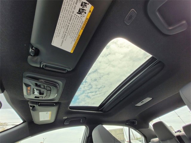 Used 2025 Toyota Corolla SE image 40