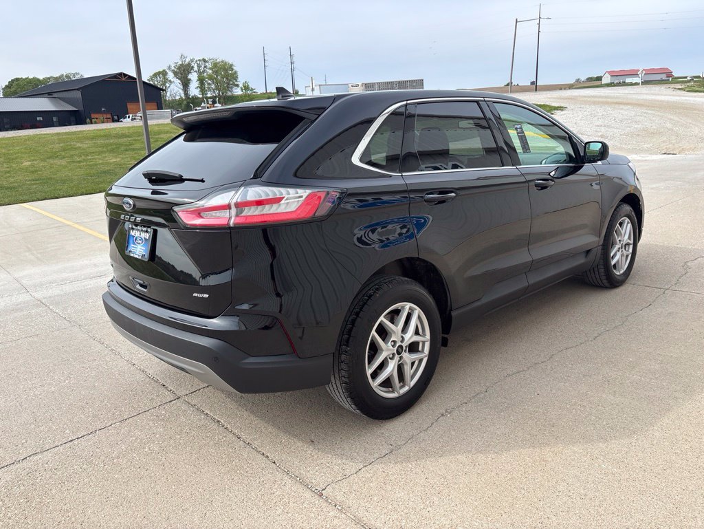 Certified 2024 Ford Edge SEL w/ Convenience Package AWD/4WD image 4