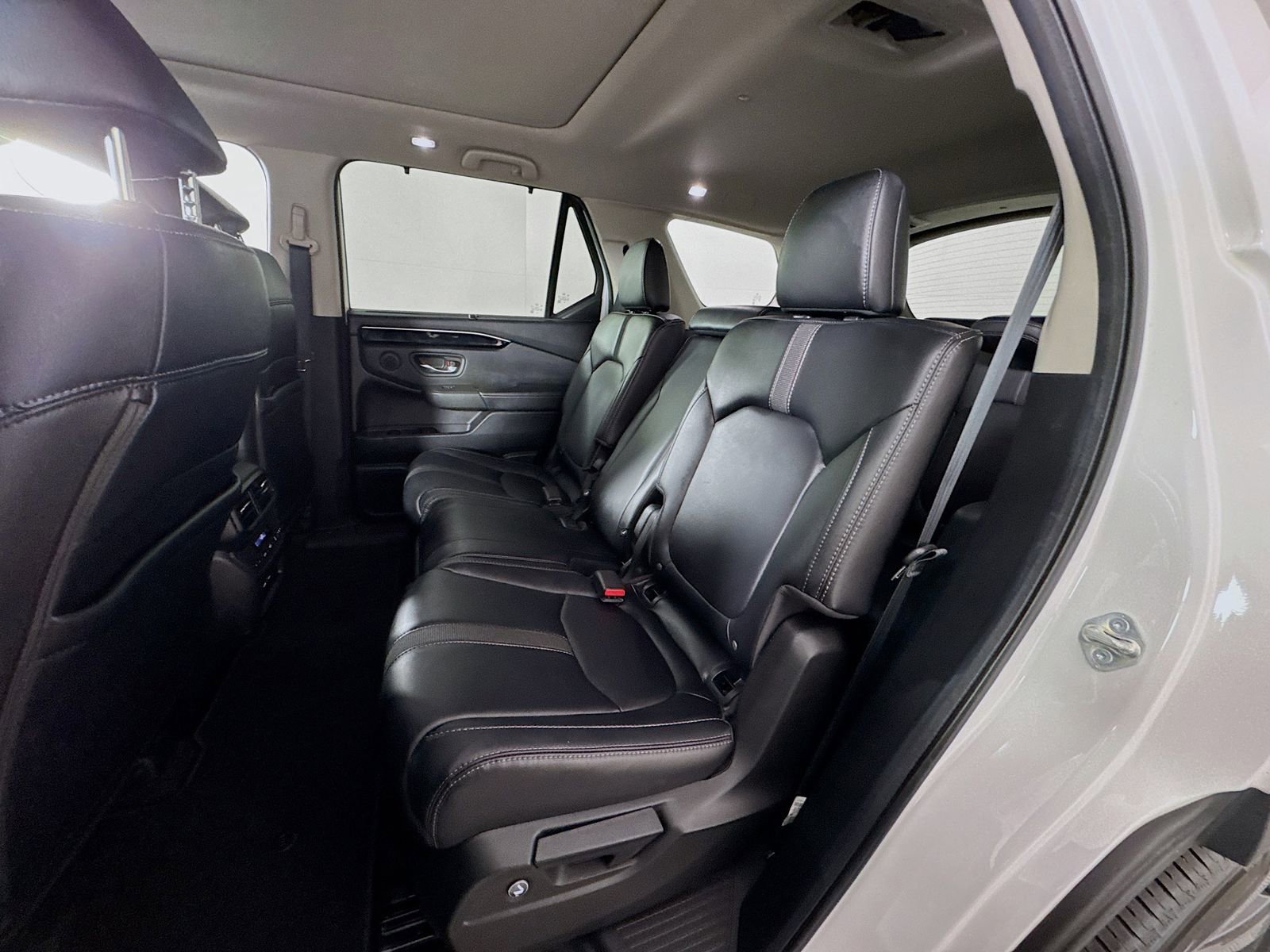 Used 2023 Honda Pilot Touring image 15