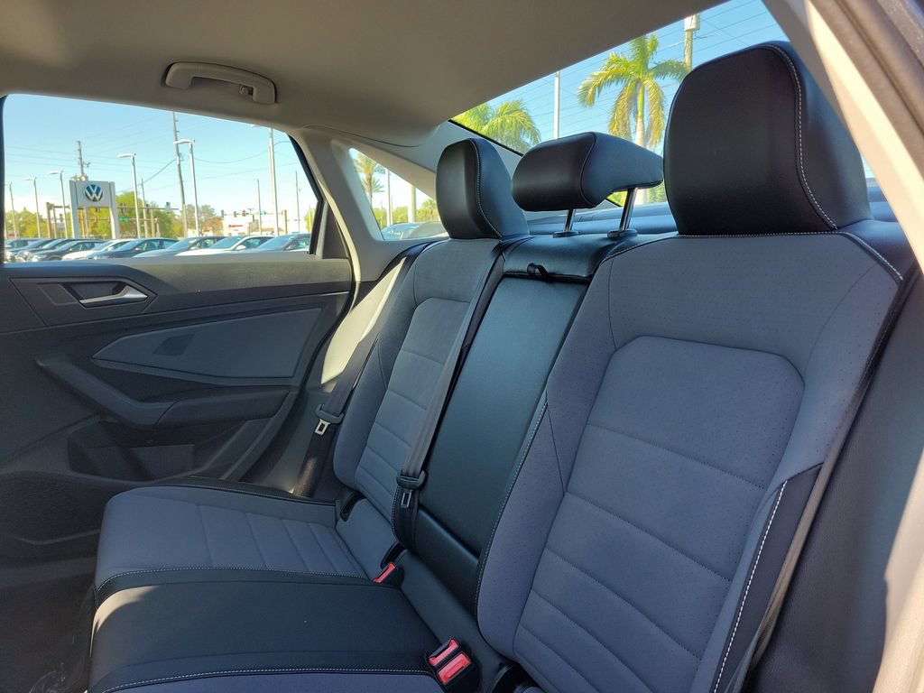 New 2026 Volkswagen Jetta SE FWD image 7