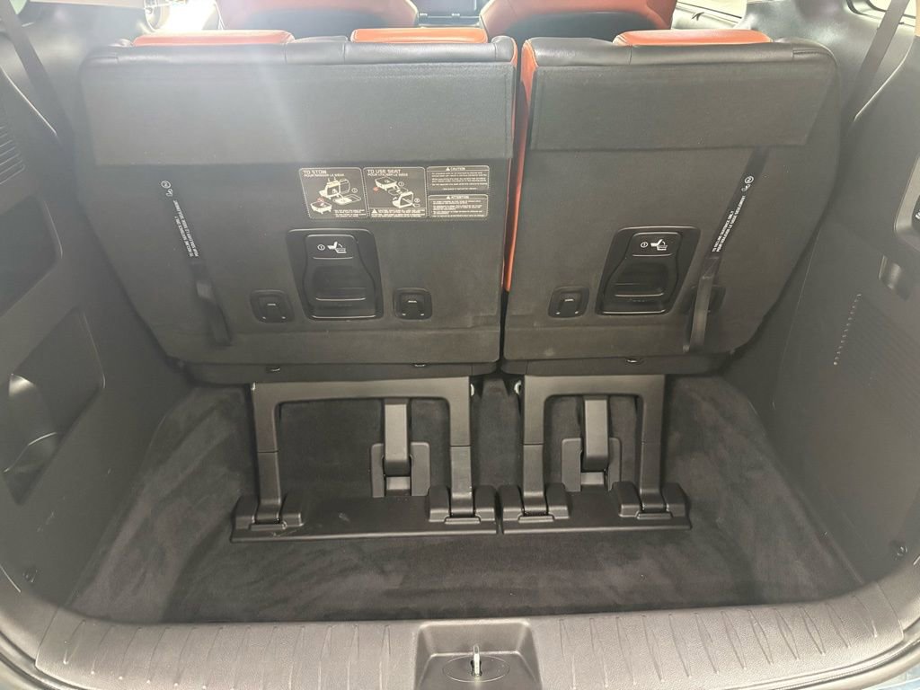 Used 2022 Kia Carnival SX Prestige image 11