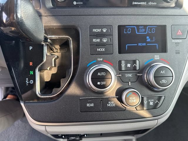 Used 2020 Toyota Sienna XLE w/ Carpet Mat Package FWD image 12