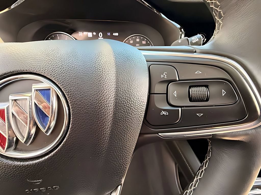 Used 2023 Buick Envision Avenir AWD/4WD image 18