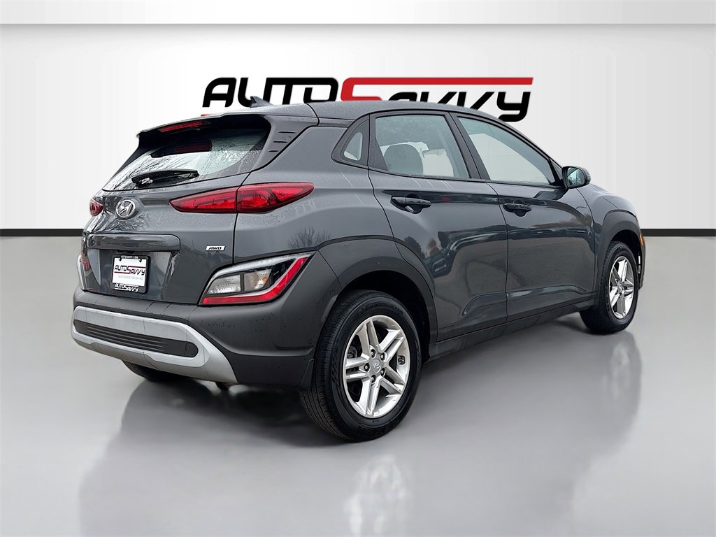 Used 2023 Hyundai Kona SE image 7