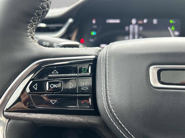 Used 2023 Jeep Grand Cherokee Overland w/ Luxury Tech Group IV image 26