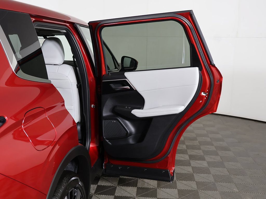 New 2025 Mitsubishi Outlander SE AWD/4WD image 24