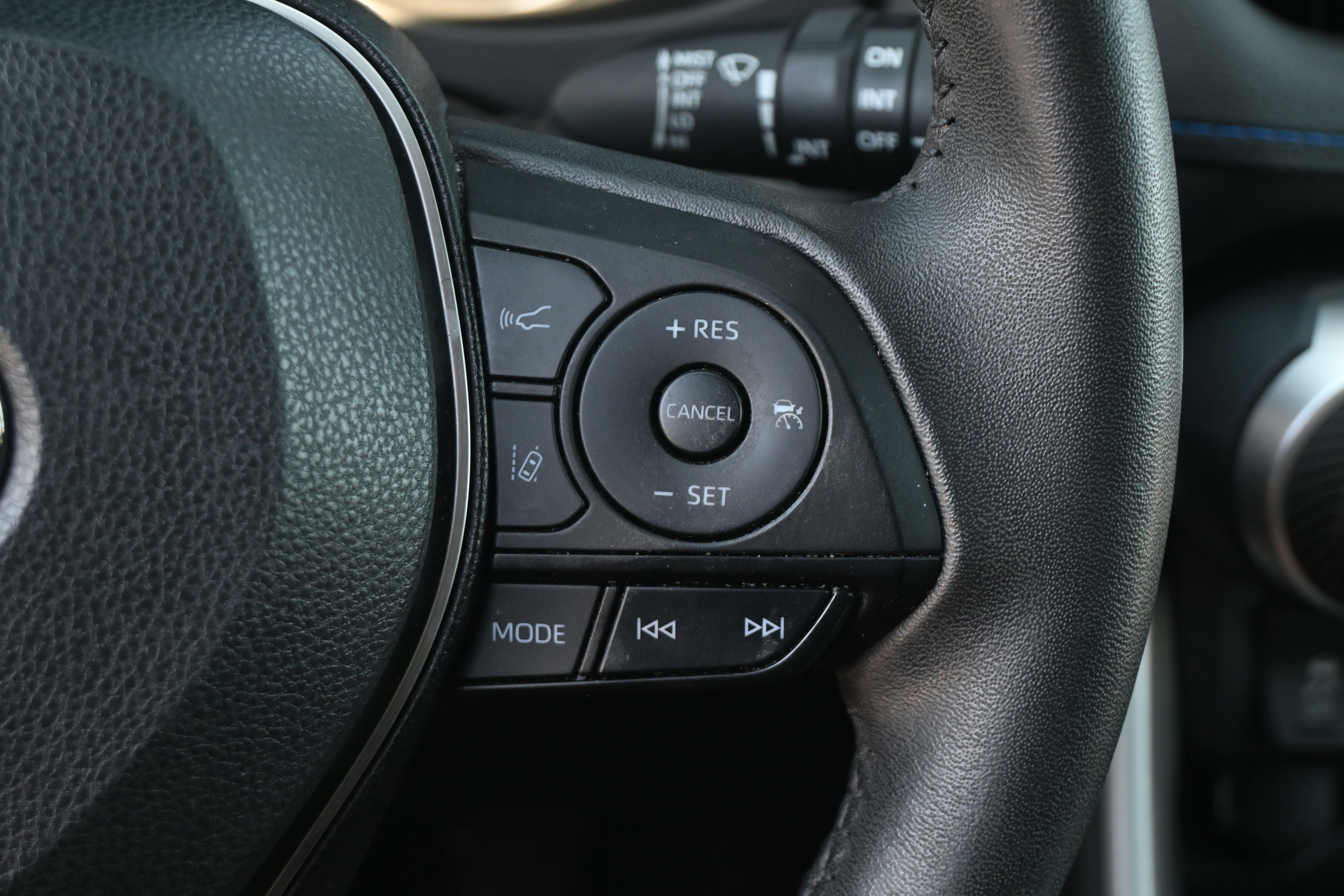 Used 2022 Toyota RAV4 XSE AWD/4WD image 19