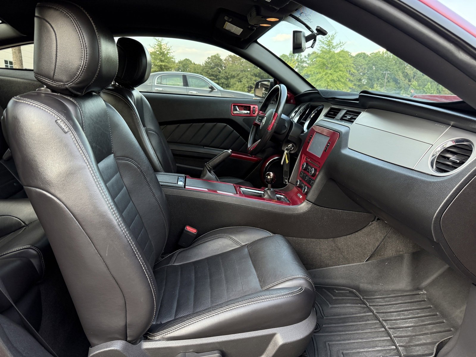 Used 2013 Ford Mustang GT Premium image 31