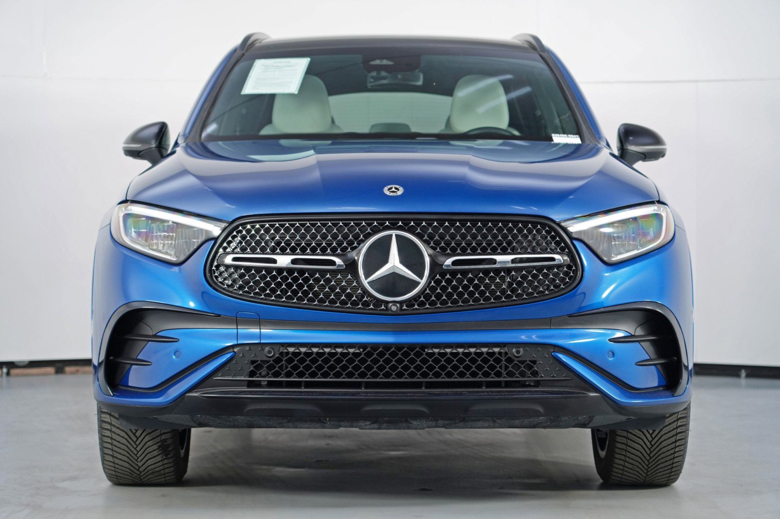 Used 2023 Mercedes-Benz GLC 300 w/ AMG Line image 7