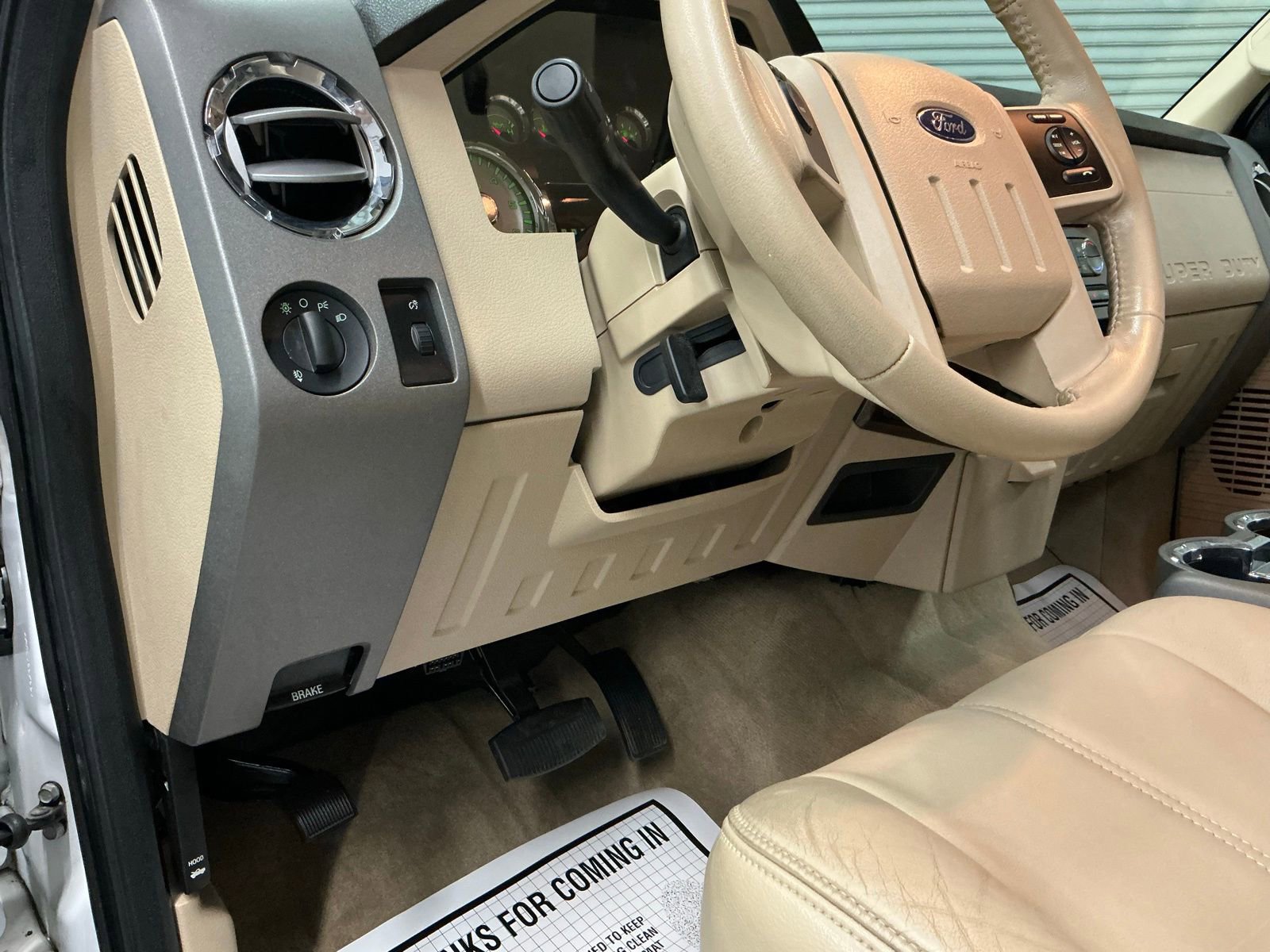 Used 2010 Ford F250 Lariat image 18