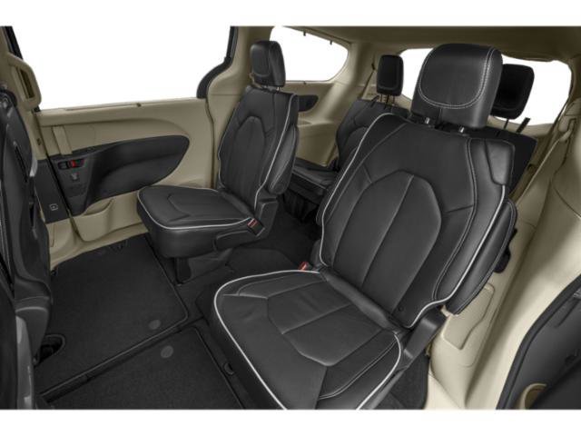 Used 2025 Chrysler Pacifica Limited FWD image 15