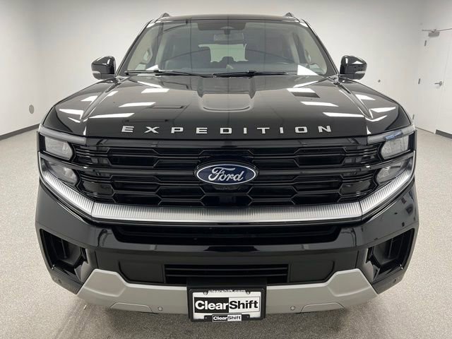 Used 2025 Ford Expedition Platinum AWD/4WD image 3