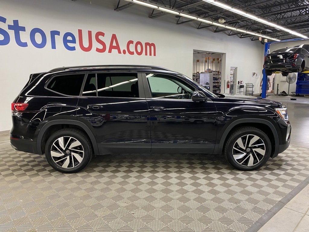 Used 2024 Volkswagen Atlas SE image 11