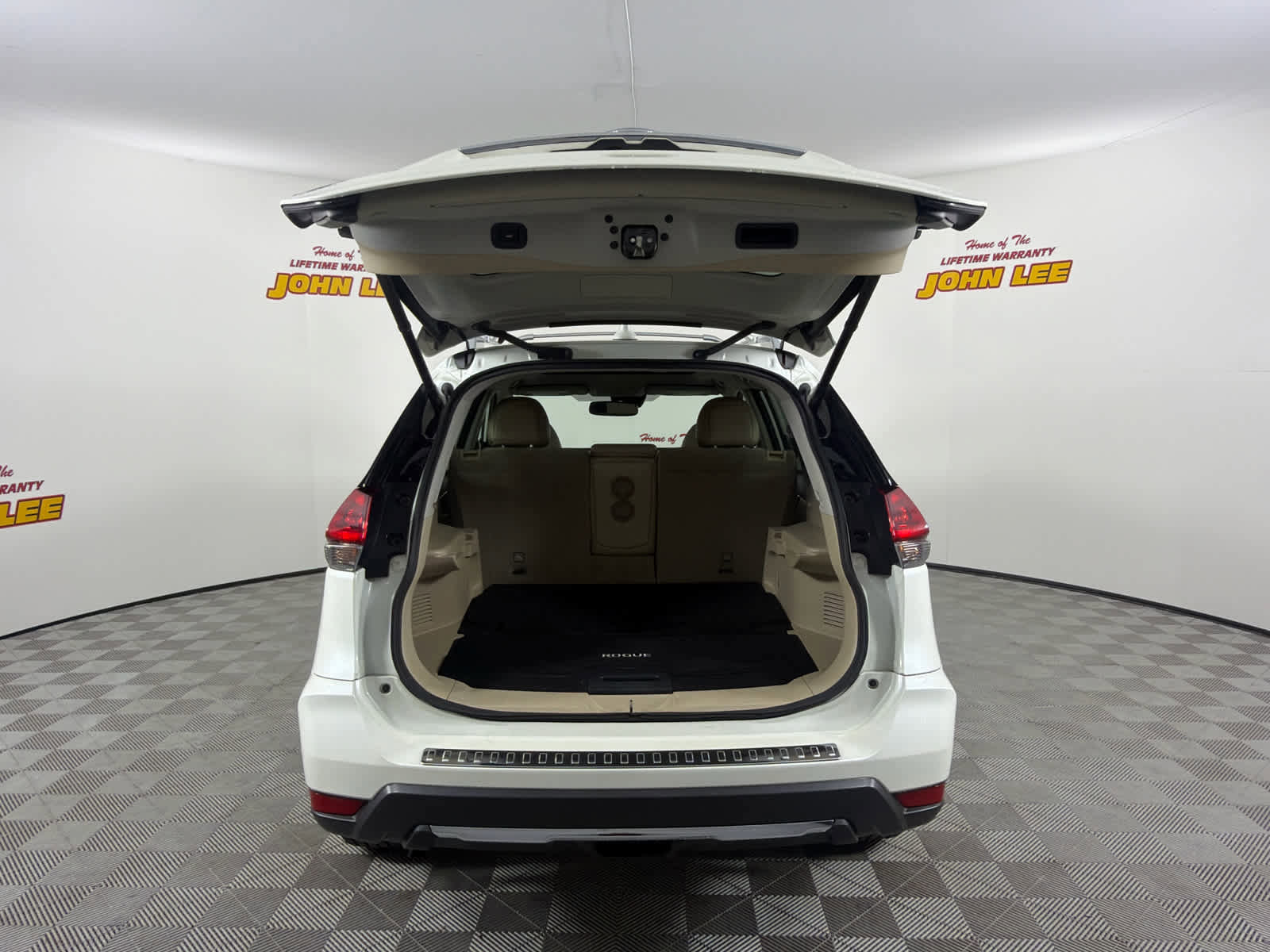 Used 2018 Nissan Rogue SL w/ Premium Package FWD image 5