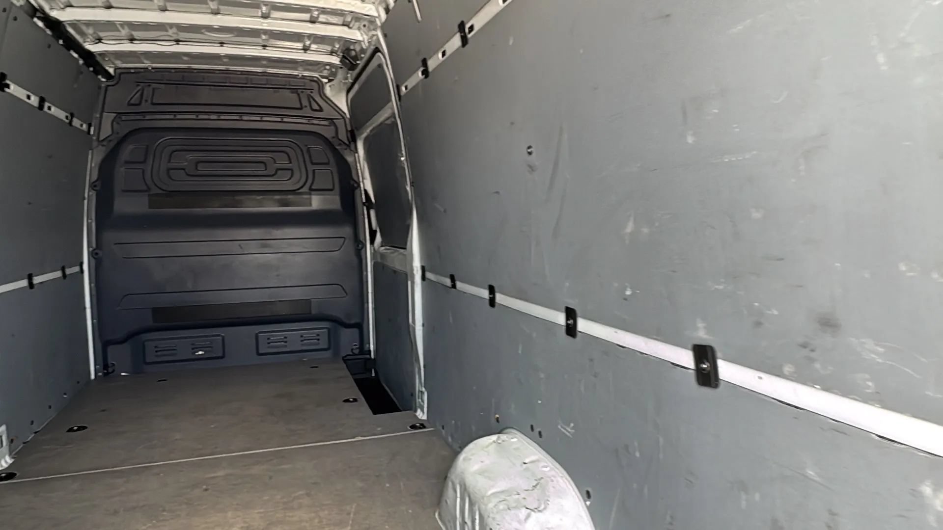 Used 2021 Freightliner Sprinter 2500 RWD image 23