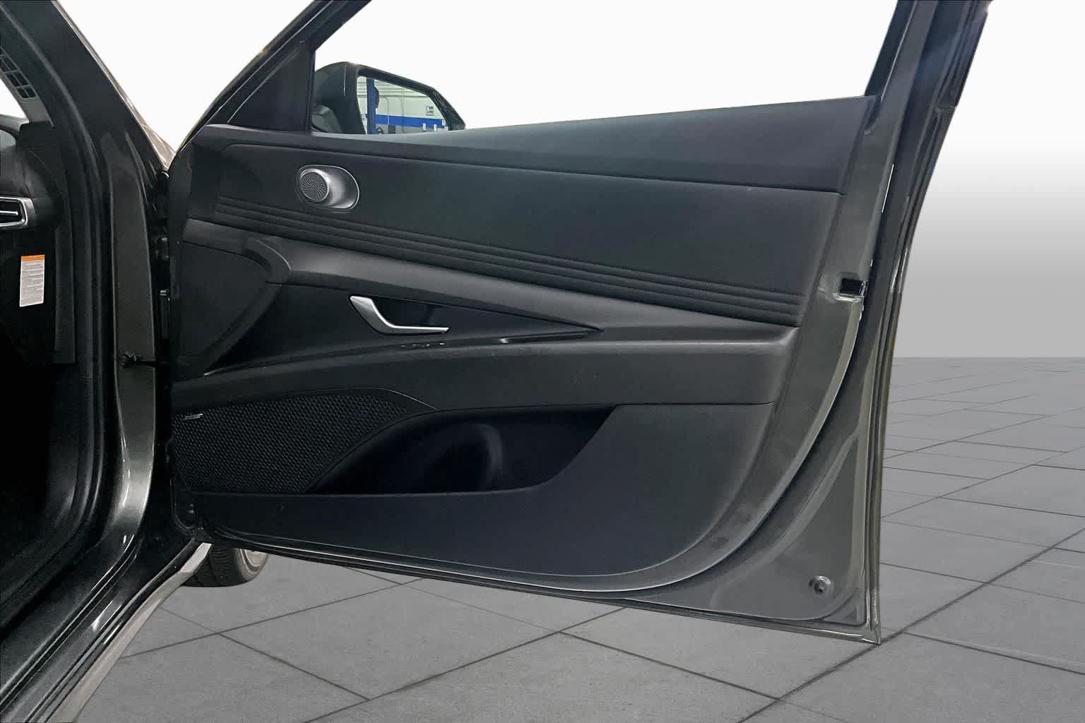 Used 2024 Hyundai Elantra Limited FWD image 23