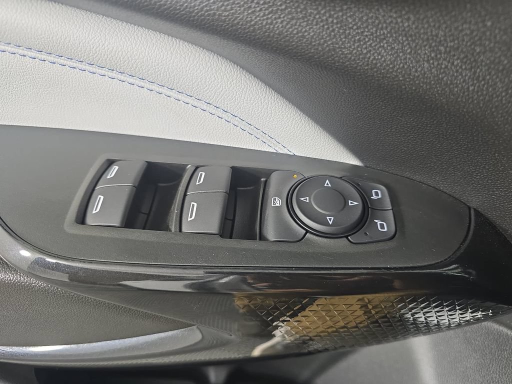 New 2026 Chevrolet Trax LT w/ LT Convenience Package FWD image 24