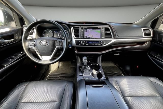 Used 2018 Toyota Highlander Limited Platinum AWD/4WD image 9